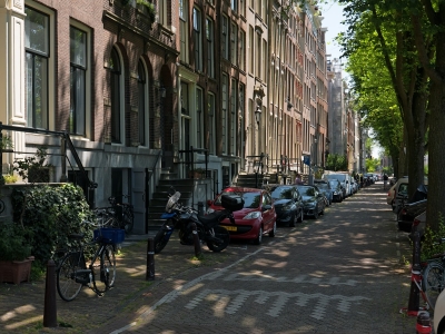 Architecten knippen het rijtjeshuis weer in twee woningen