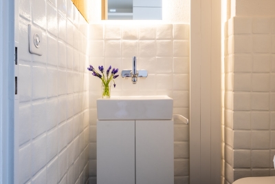 Aannemers raden witte voegen niet meer aan in badkamers