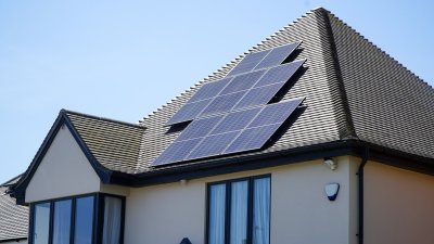 Dit regel je zelf voordat je zonnepanelen laat plaatsen