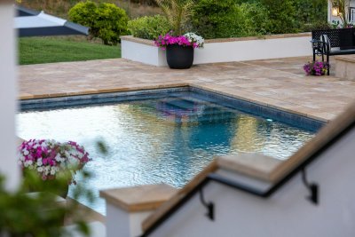 Een plunge pool past zelfs in je kleinste achtertuin