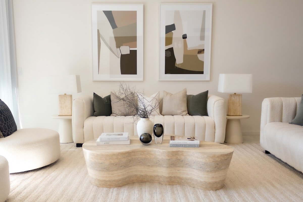 Deze modehuizen bepalen ineens hoe je woonkamer eruitziet